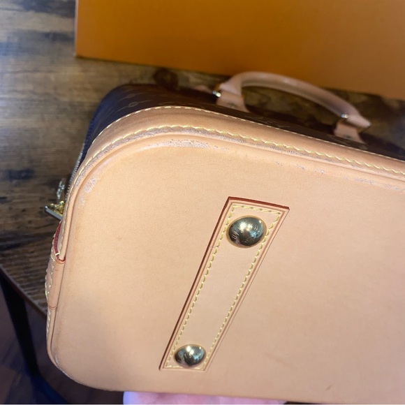 Louis Vuitton Alma PM - Picture 8 of 16